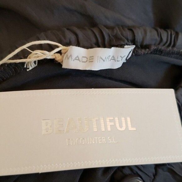 NWT Ladies Off the shoulder Top. GREY. Size: Medium - Picture 5 of 8